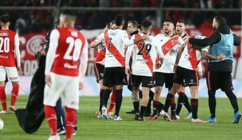 Suárez le dio la victoria a River frente a Independiente