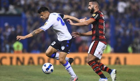 Flamengo vapuleó a Vélez en el Amalfitani