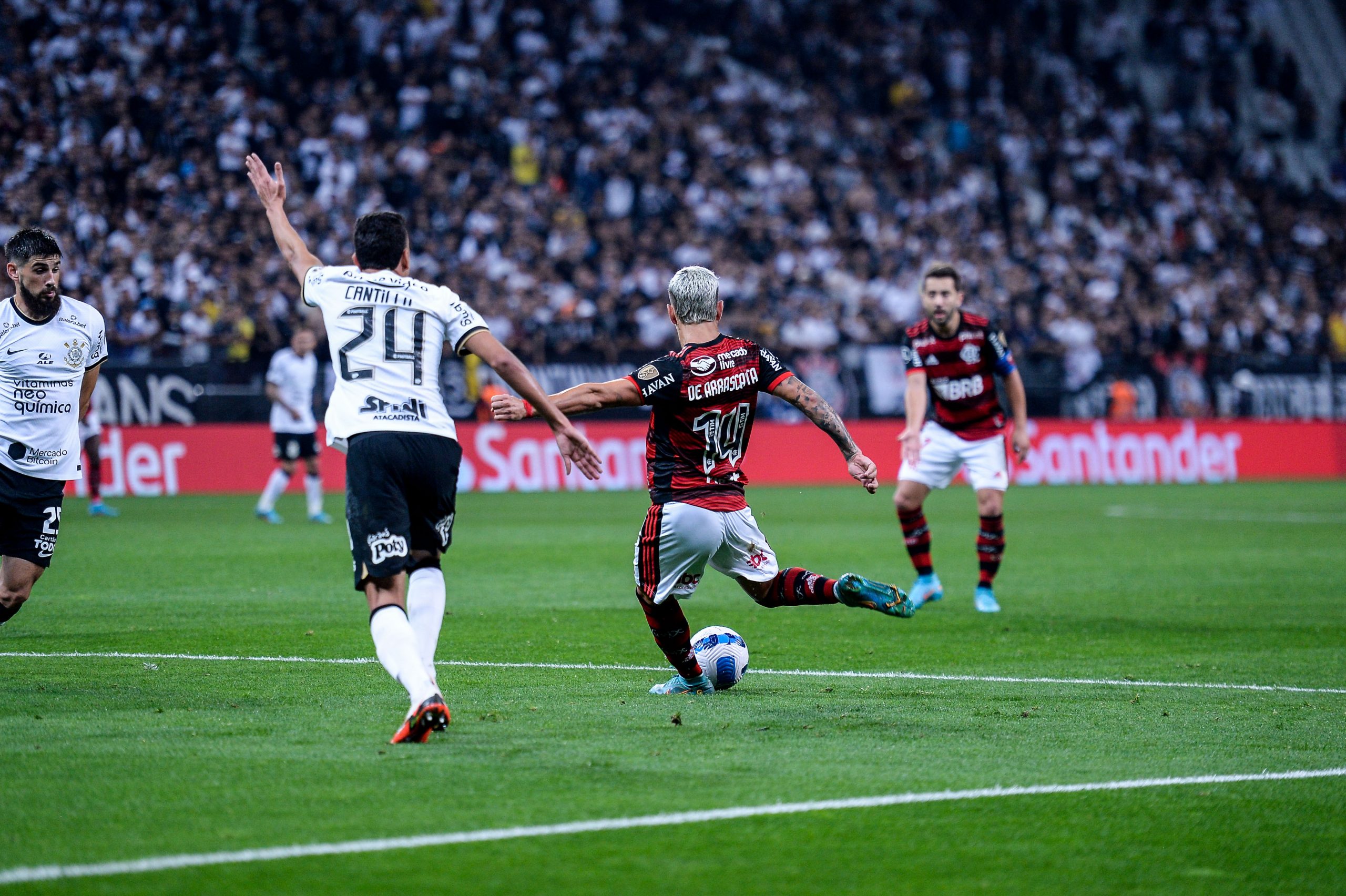 Flamengo vence a Corinthians y clasifica a semifinales, mira la asistencia de Giorgian De Arrascaeta