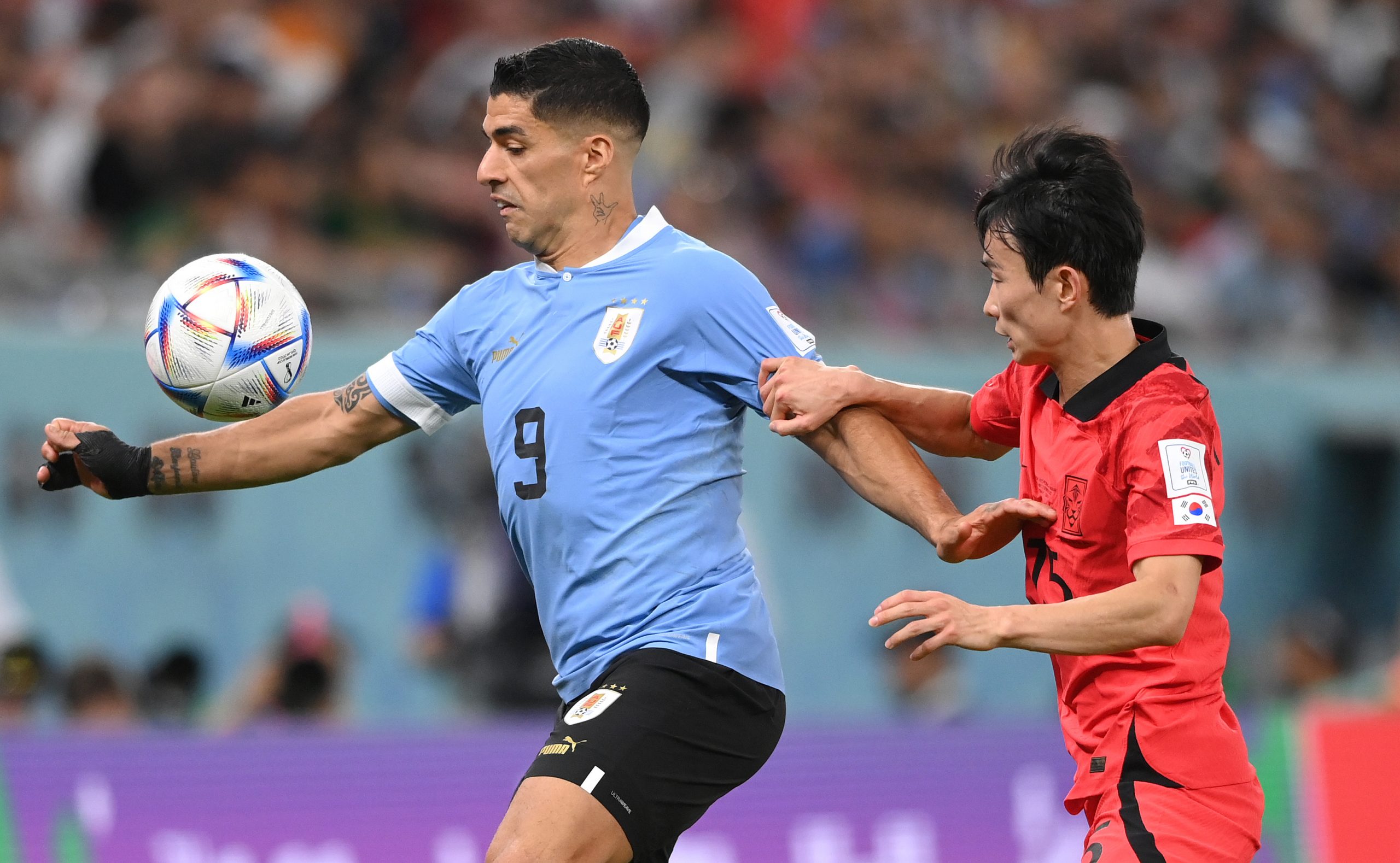 Uruguay tuvo sus chances pero empató sin goles ante Corea Del Sur en el debut