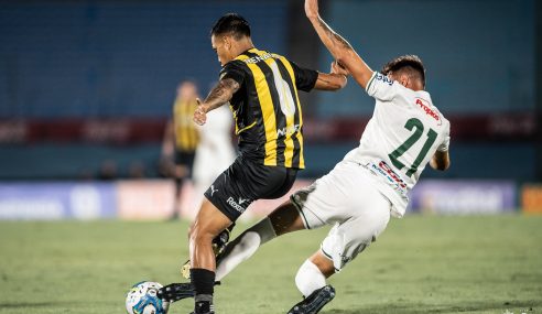 En un partido que tuvo de todo, Peñarol le ganó a La Luz por 4 a 3