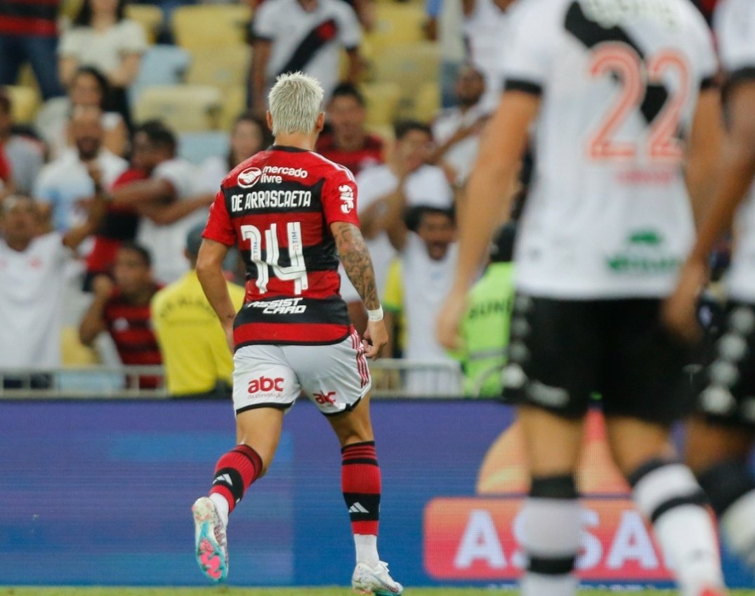 Con un golazo de Giorgian de Arrascaeta Flamengo vence al Vasco da Gama