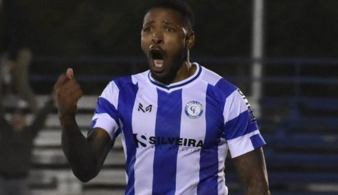 Cerro Largo durmió en la punta del apertura tras vencer en la hora a Liverpool