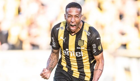 Peñarol 2-Nacional 0: El aurinegro ganó el clásico a toda velocidad