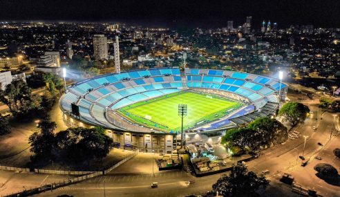 Plaza Colonia aprovecha el momento de Peñarol y va al Centenario