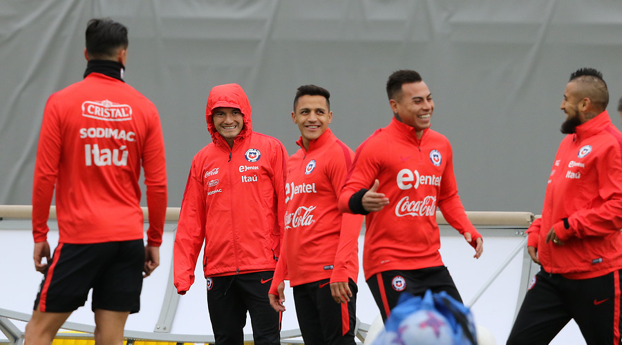 Alerta en Chile, Vidal no entrenó antes de partir