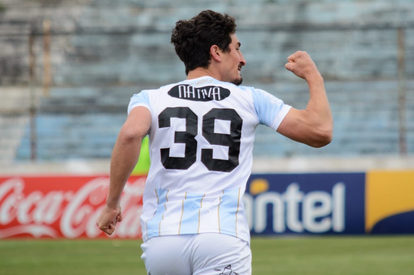 Lamas: “No es que el fútbol uruguayo sea pobre, es que se reparte mal la plata”