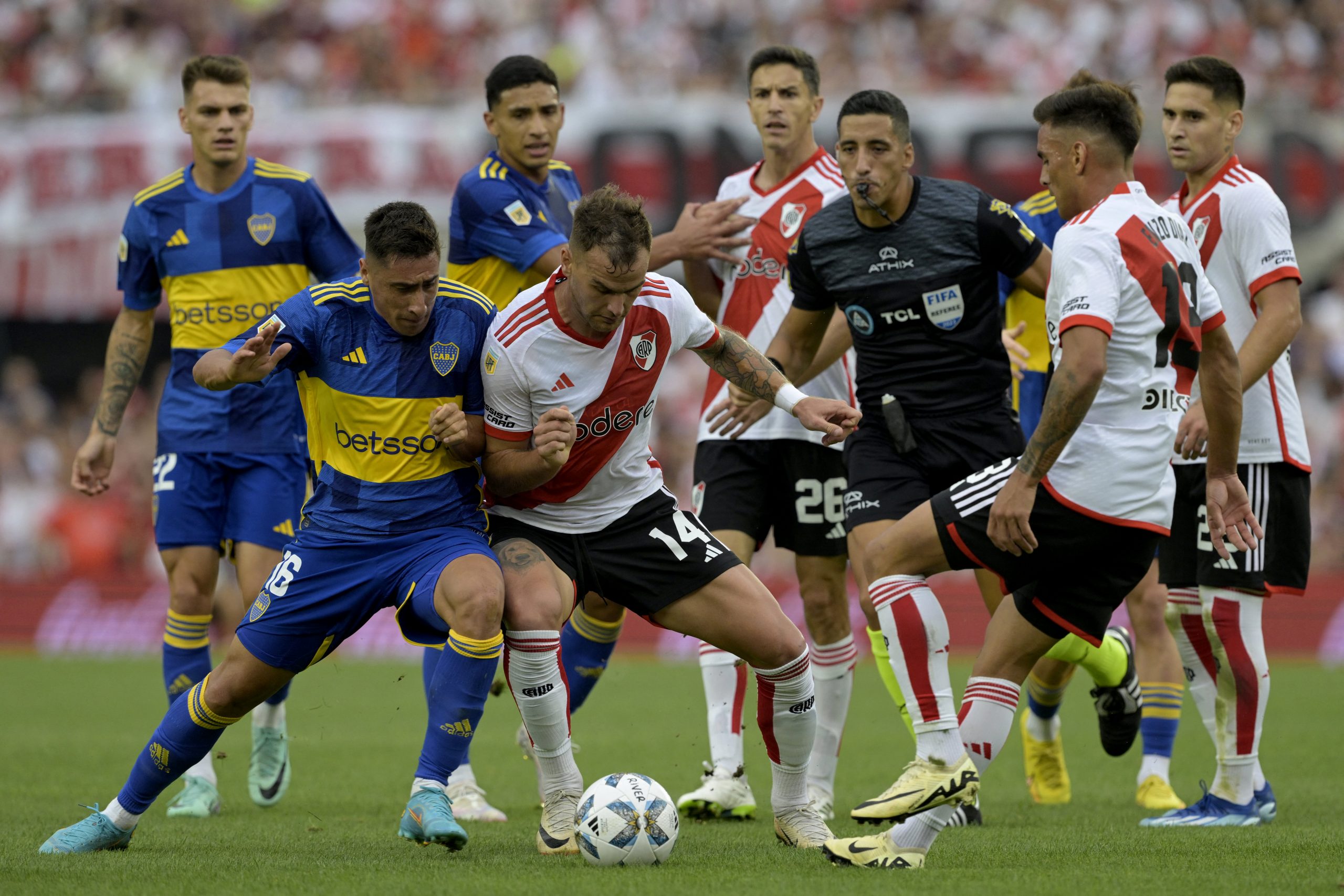 River y Boca sellaron un entretenido e intenso empate superclásico en el Monumental