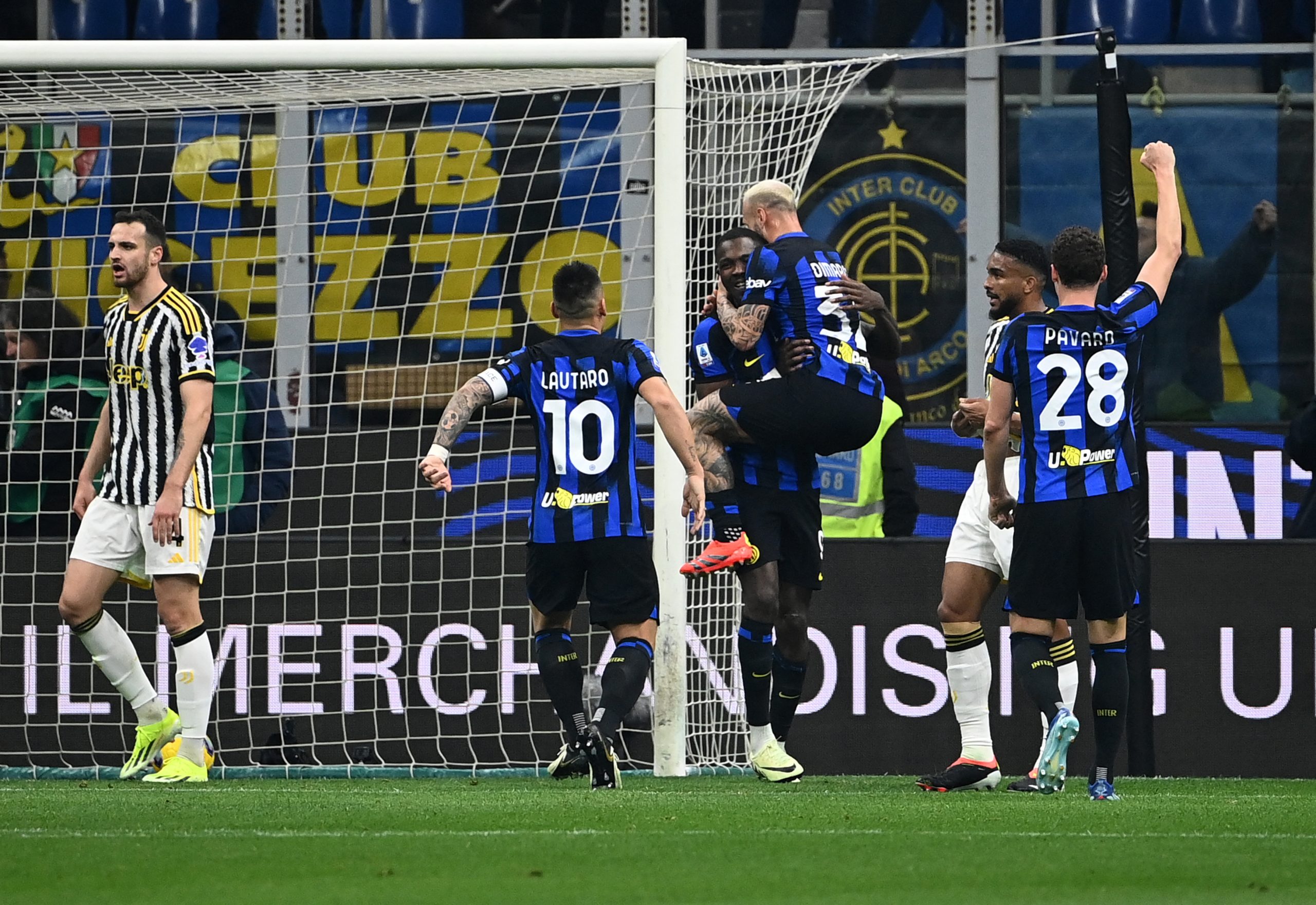 Inter gana el clásico y se va en la punta