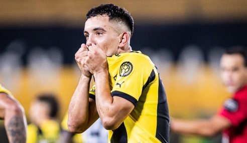 Peñarol 3-0 Cerro: El mirasol camina con los pies mágicos de Leo Fernández