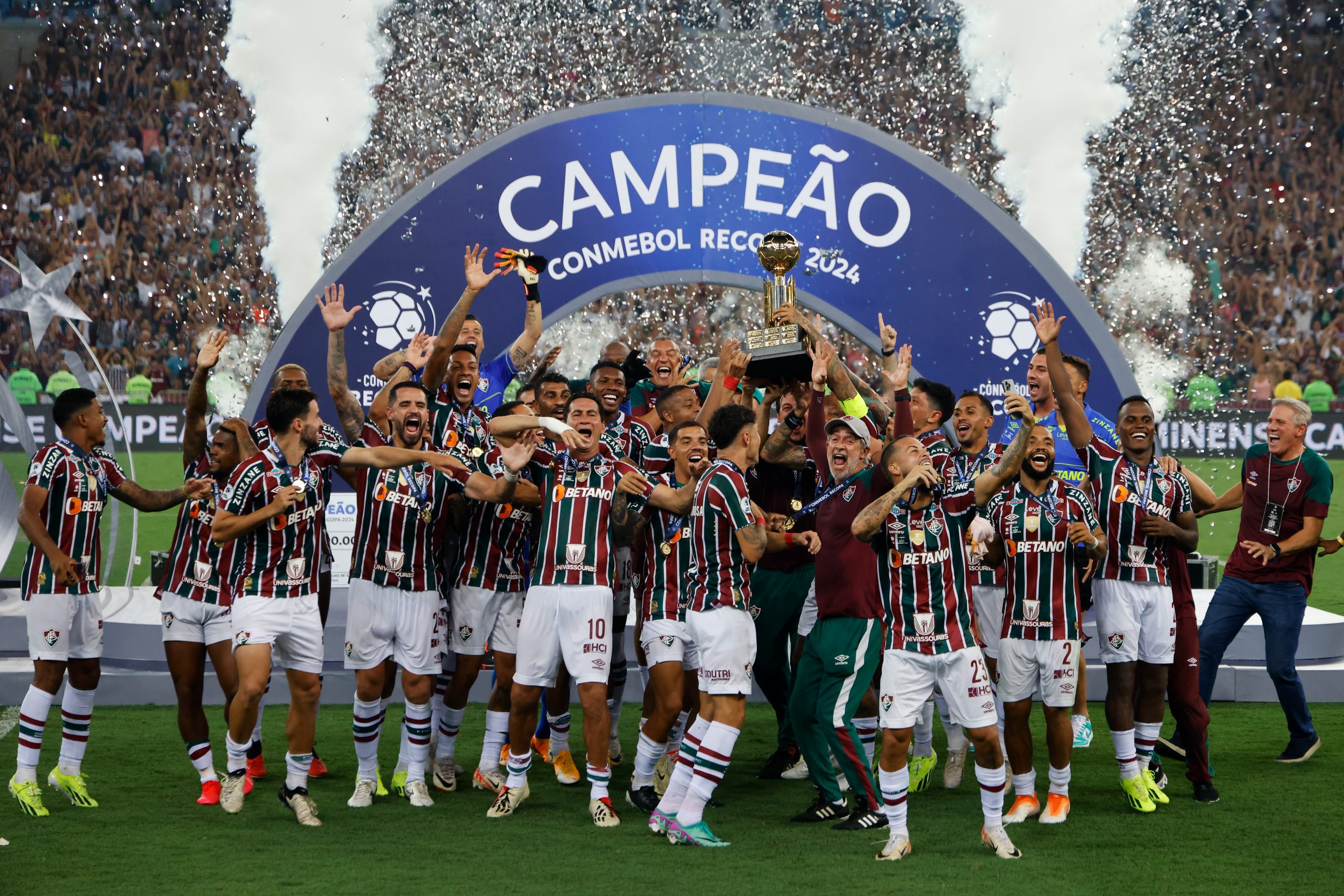 Fluminense consigue su primer recopa