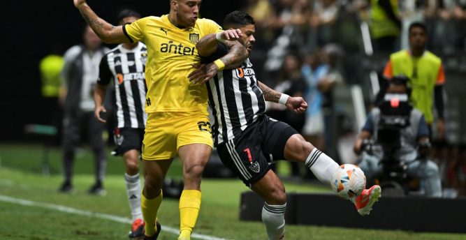 At. Mineiro 3-2 Peñarol: El aurinegro arañó lo que hubiera sido un empate heroico