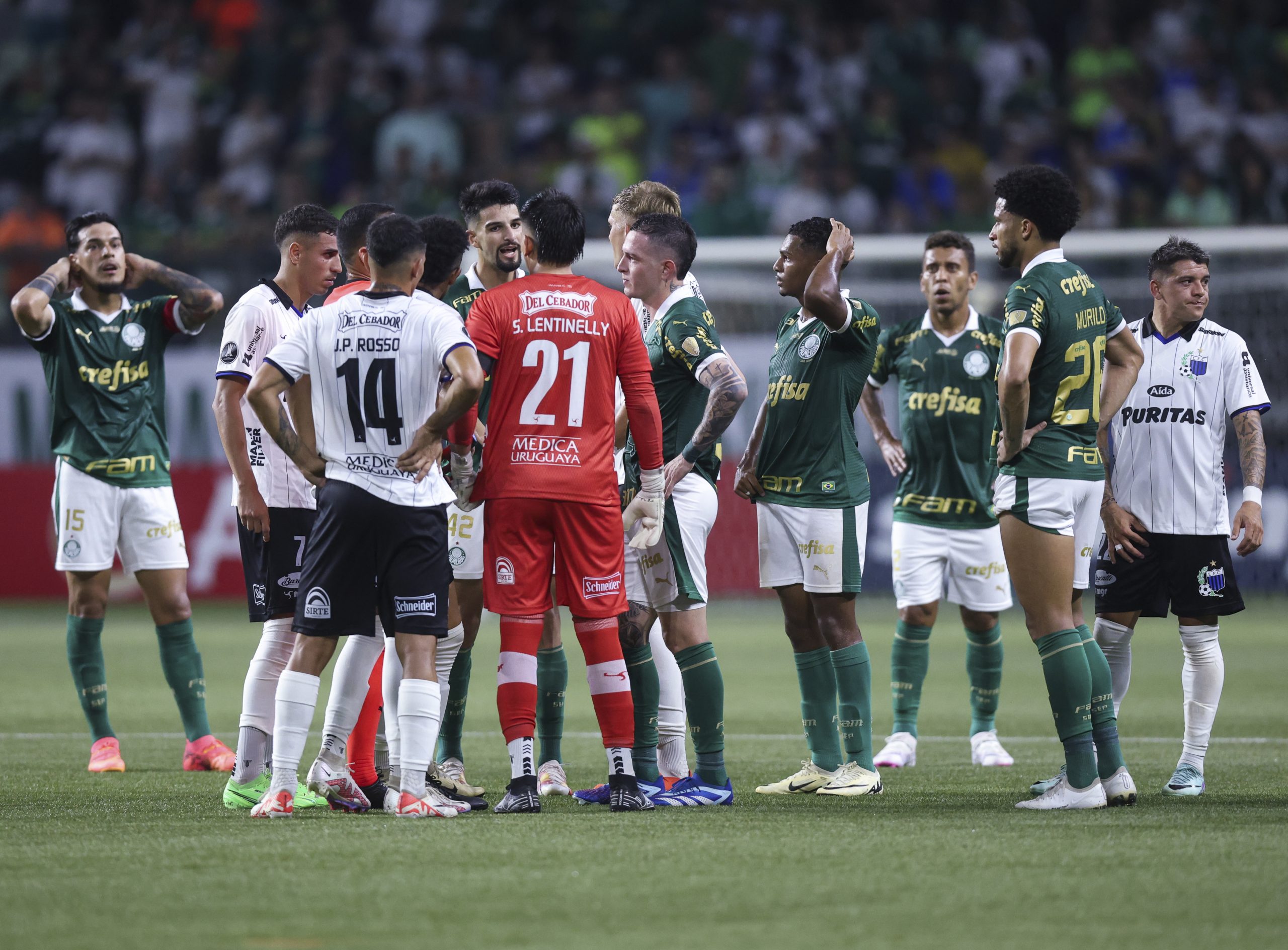 Liverpool perdió en Brasil ante Palmeiras