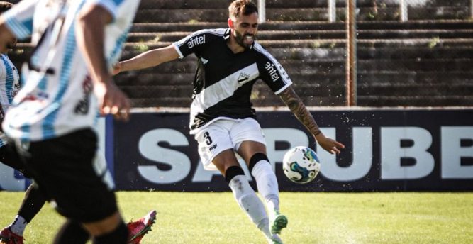 Danubio gustó y goleó 3-0 a River Plate en Jardines, manteniendo el liderato del Clausura