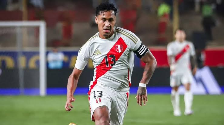 Renato Tapia puede ser baja en Perú para la Copa
